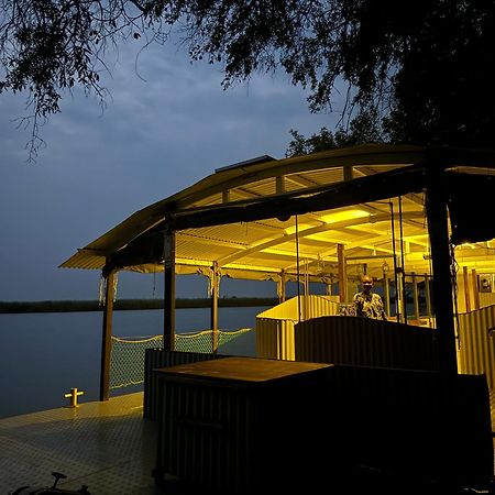 Chobe House Villa And Chalets Kasane Ngoại thất bức ảnh