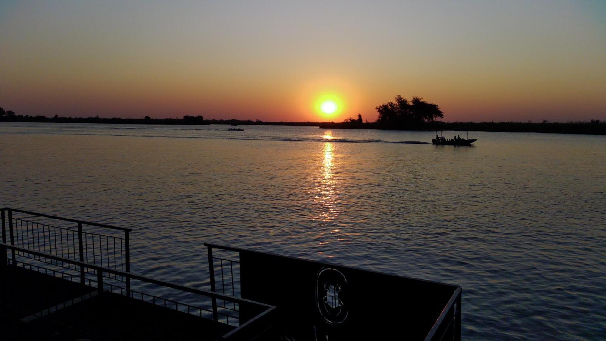 Chobe House Villa And Chalets Kasane Ngoại thất bức ảnh