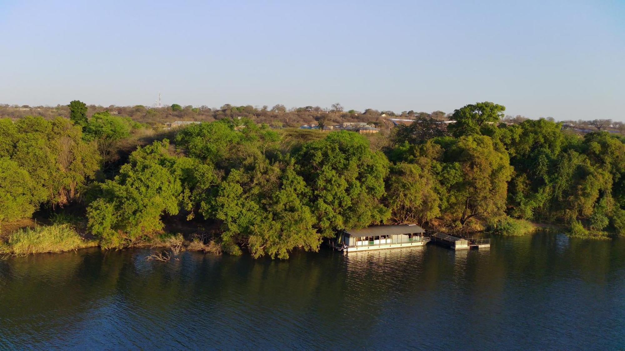 Chobe House Villa And Chalets Kasane Ngoại thất bức ảnh