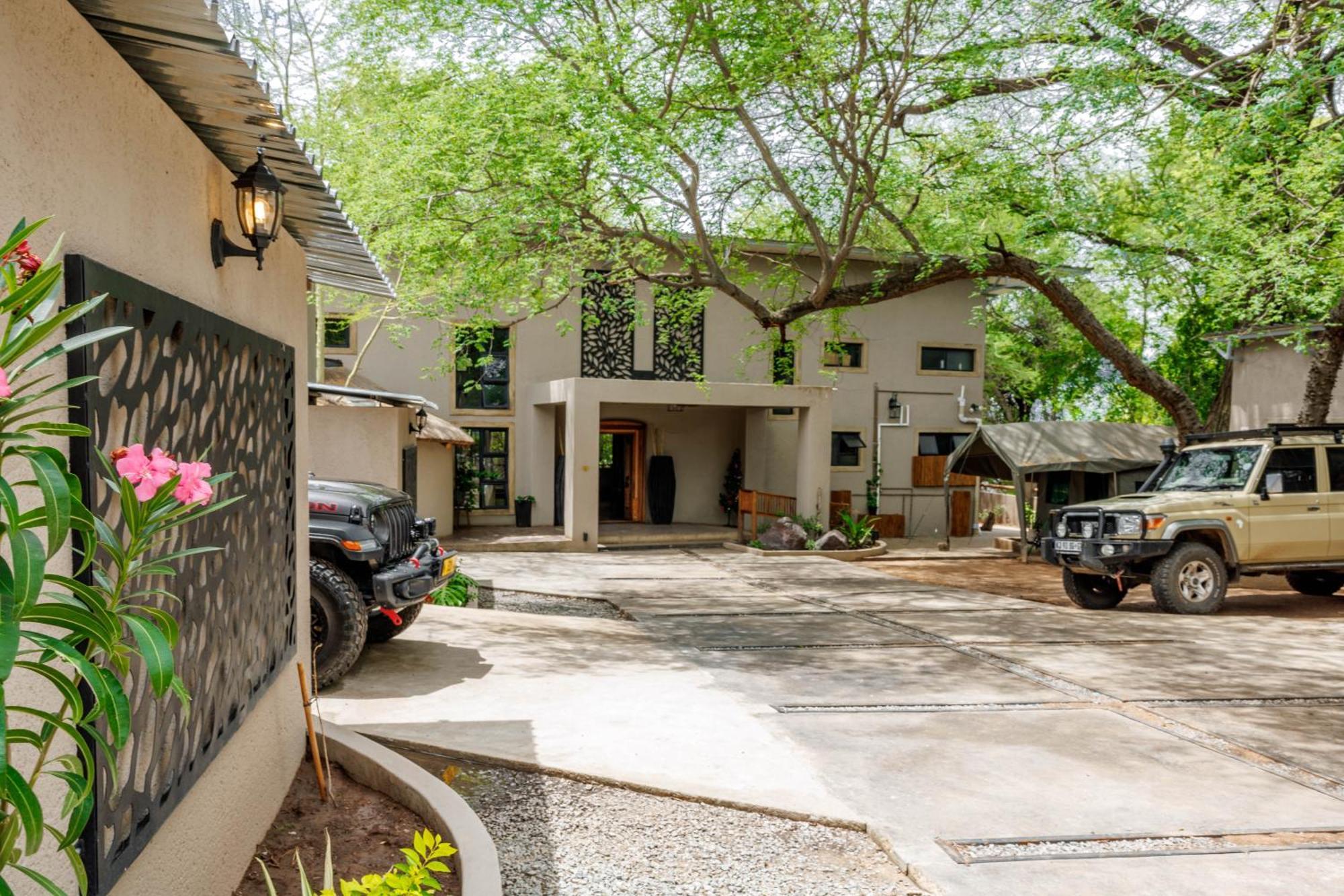 Chobe House Villa And Chalets Kasane Ngoại thất bức ảnh